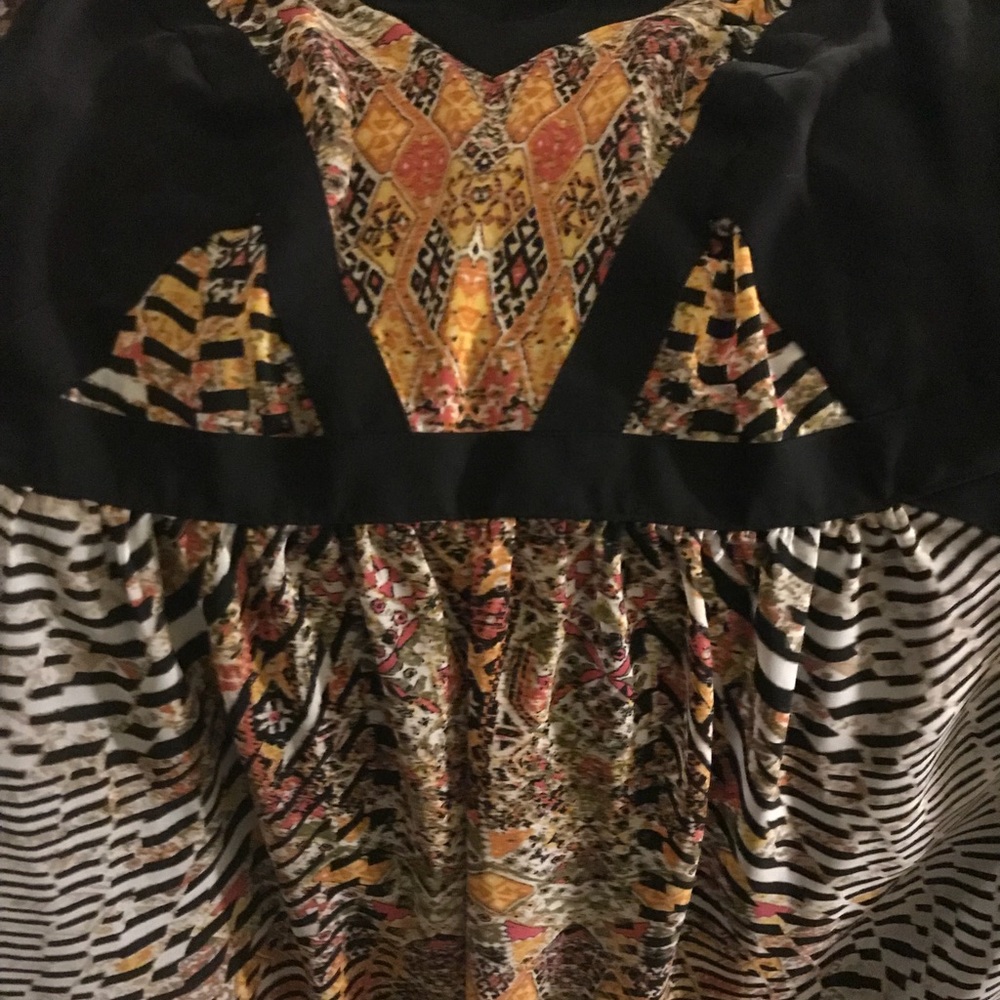Land Bryant sexy pattern, flattering fit midi